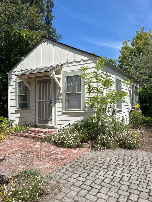 Foto principal - 2317 Harvard St