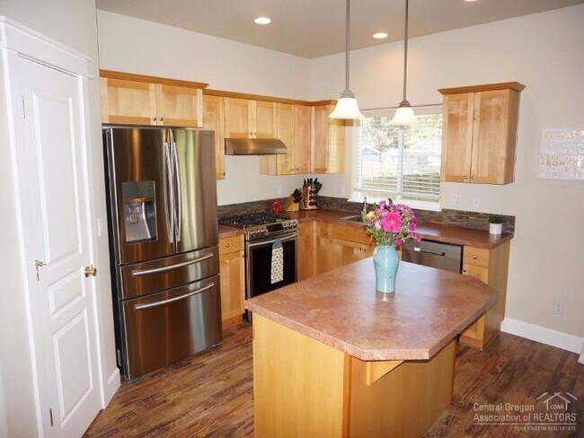 Foto del edificio - 20333 Aberdeen Dr