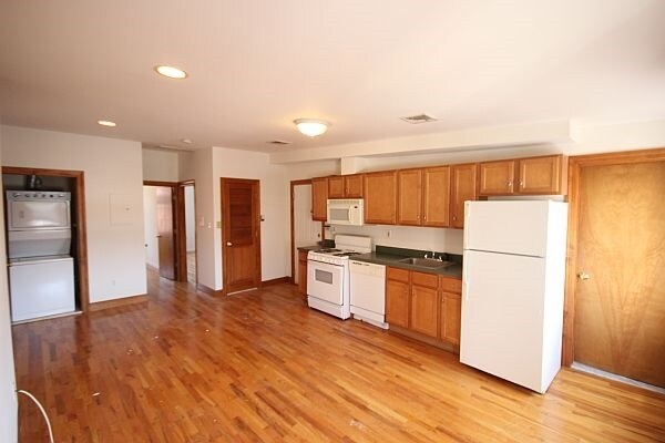 Primary Photo - 126 Washington St