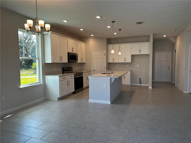 Building Photo - 5088 Avalon Park Blvd