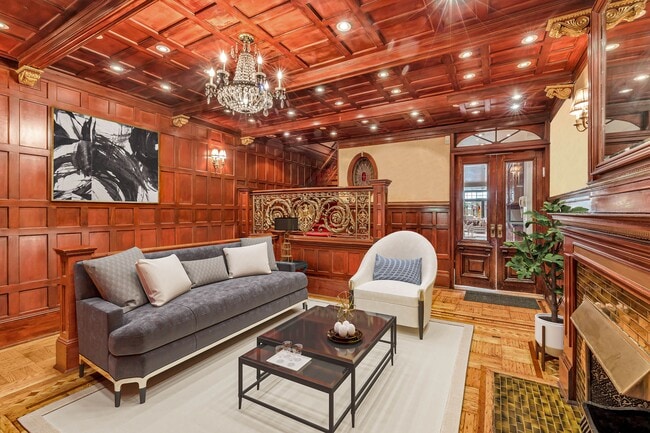 Building Photo - 313 W 71st St