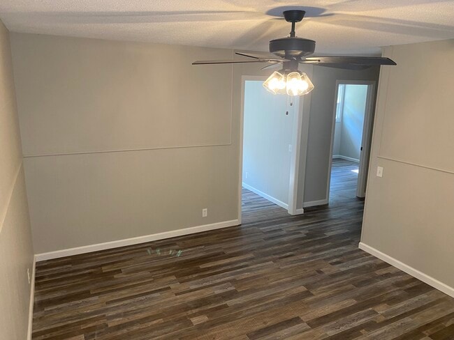 Building Photo - 1411 Stadium View Dr