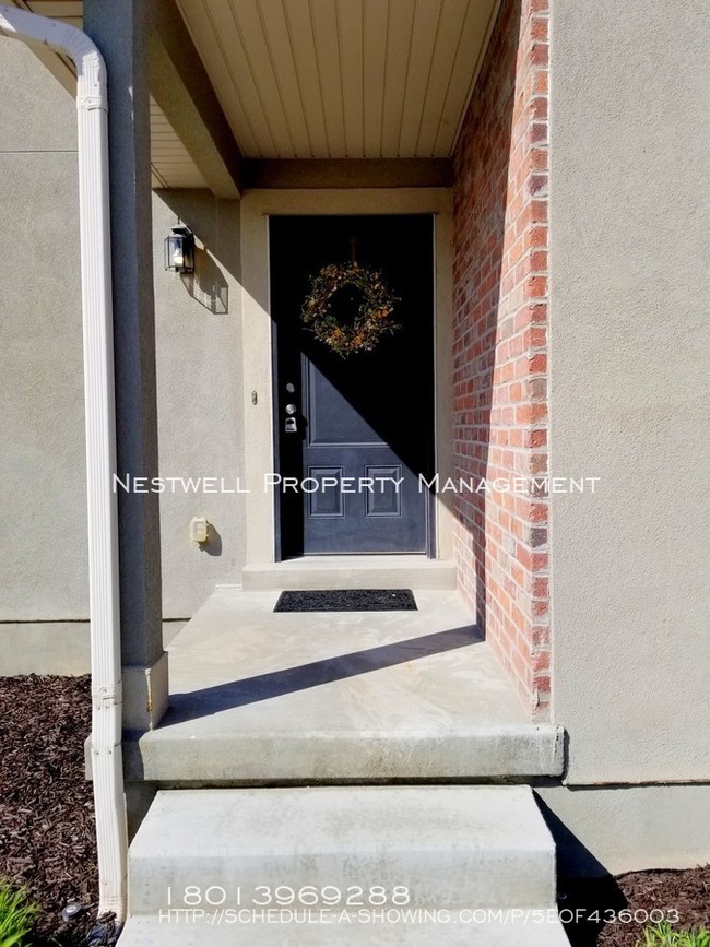 Building Photo - Seriously cute Brick cottage in Riverton