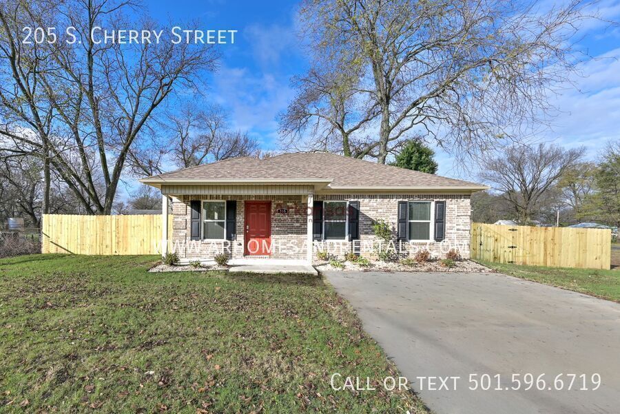 Foto principal - 205 S Cherry St