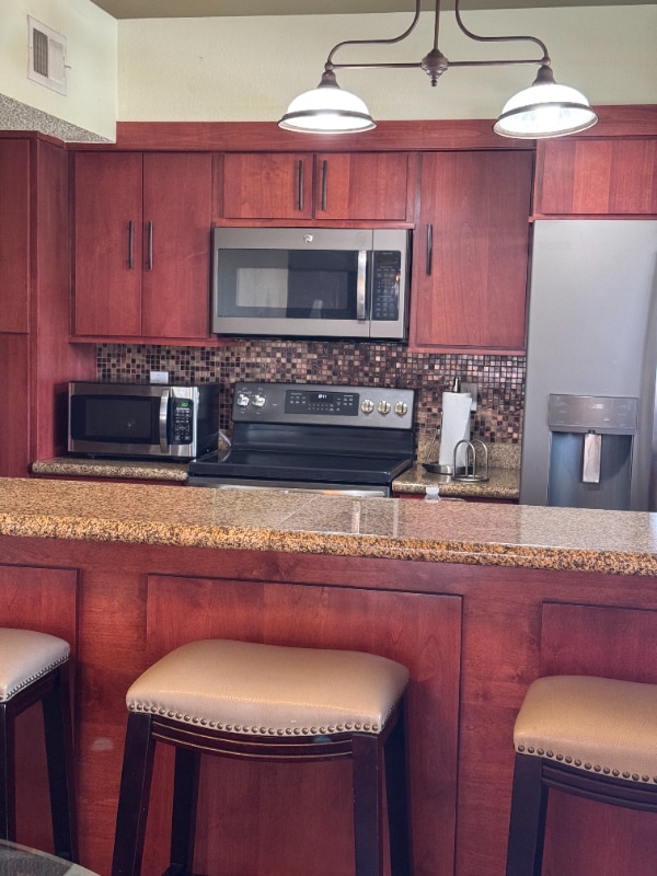 Building Photo - 2194 N Pantano Rd