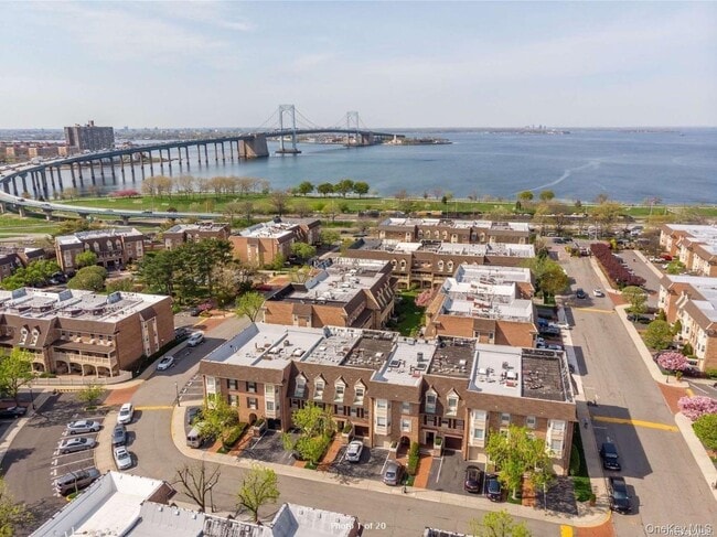 Building Photo - 13-36-36 Robin Ln