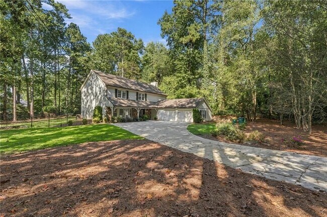 Building Photo - 510 Dalrymple Rd