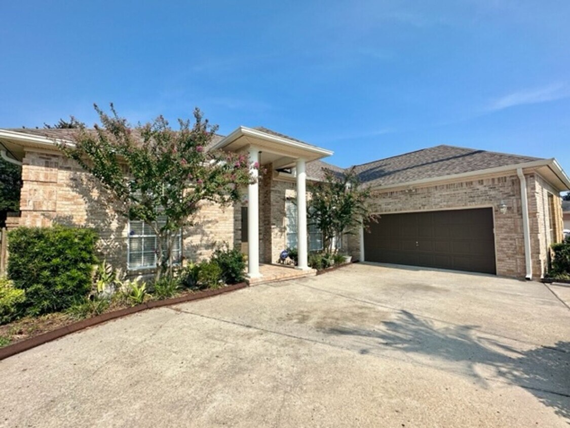 2024 Grayson Dr, Navarre, FL 32566 House Rental in Navarre, FL