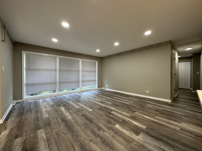 Foto del edificio - 7059 Roberts Rd