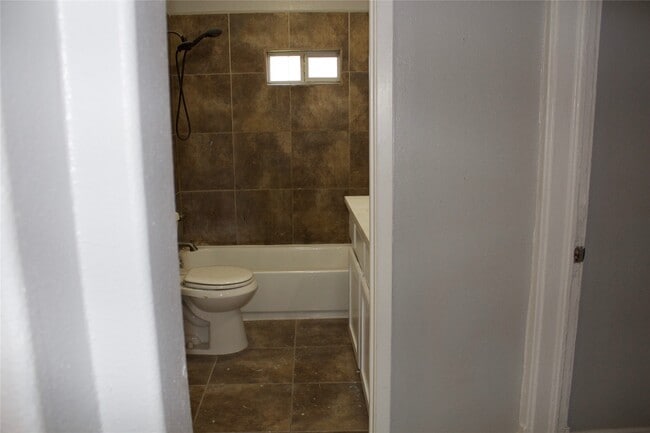 Foto del edificio - 3314 Holman St