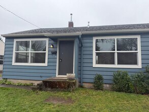 Building Photo - 260 E Sherman St