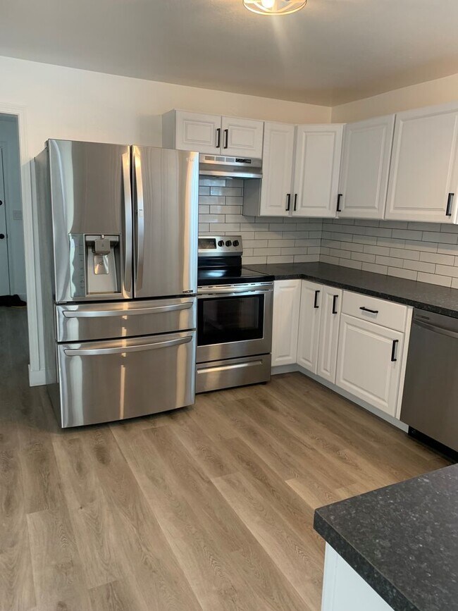 Building Photo - 2457 Orchard Way