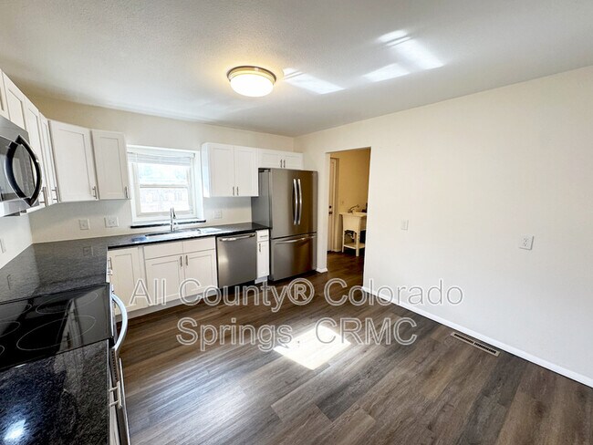 Building Photo - 1216 Burnham St