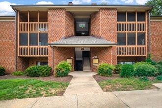 Building Photo - 2104 Turtle Run Dr