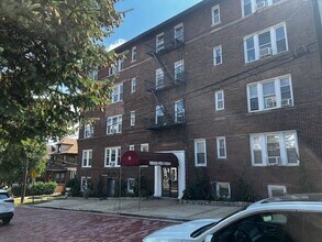 Building Photo - 31 75th St