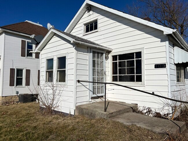 Building Photo - 109 Raub Ave