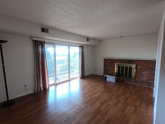 Foto del edificio - 2141 Baseline Rd