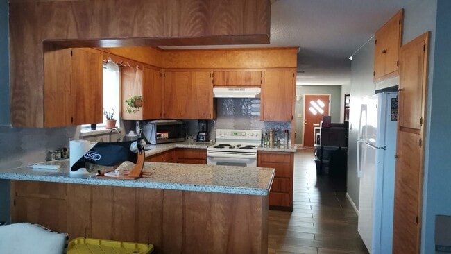 Kitchen - 307 N 38 1/2 St