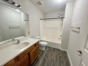 Building Photo - 1320 Hendrix Rd