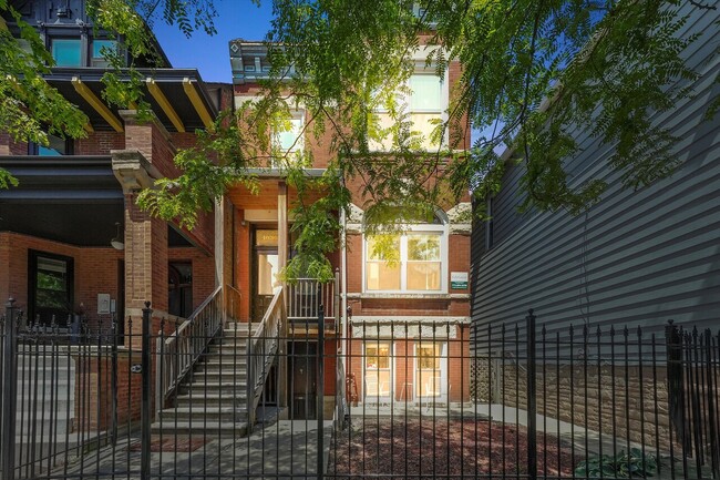 Foto del edificio - 1030 West Diversey Parkway