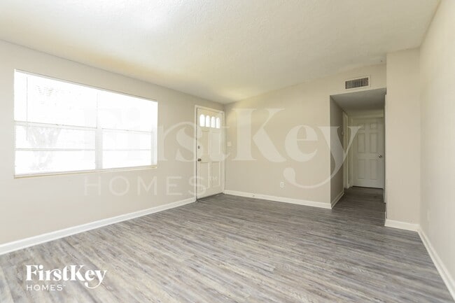 Building Photo - 429 Notre Dame Dr