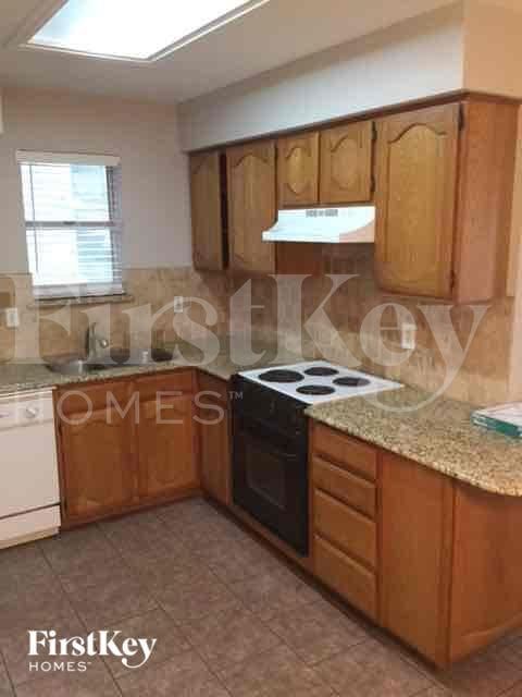 Building Photo - 1721 Quinlan Ct