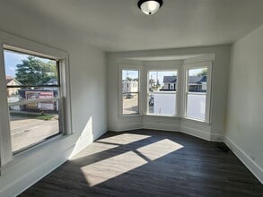 Building Photo - 1664 N Wisconsin St