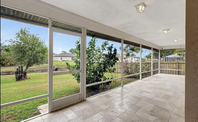 Foto del edificio - 1751 SW Southworth Terrace