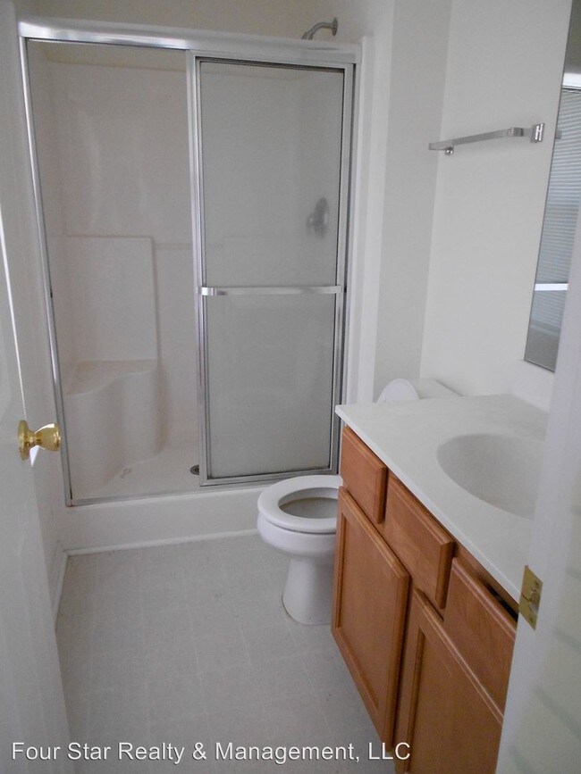 Building Photo - 3 br, 2.5 bath House - 23 Fairgreen St.
