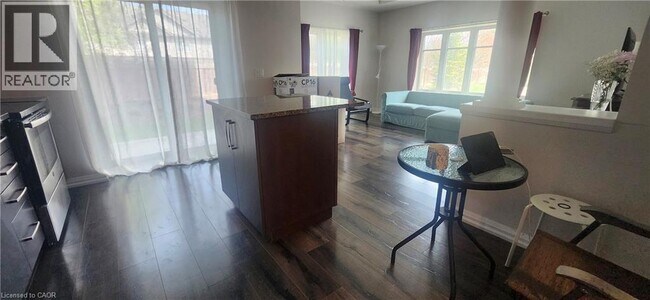 Photo du bâtiment - 778 Laurelwood Dr