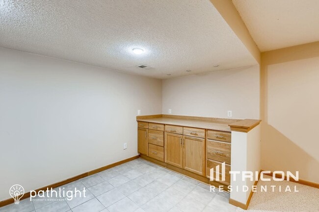 Building Photo - 8675 Westwind Cir