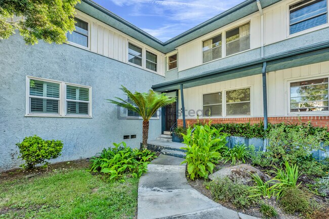 Foto del edificio - 5835 Bowcroft St