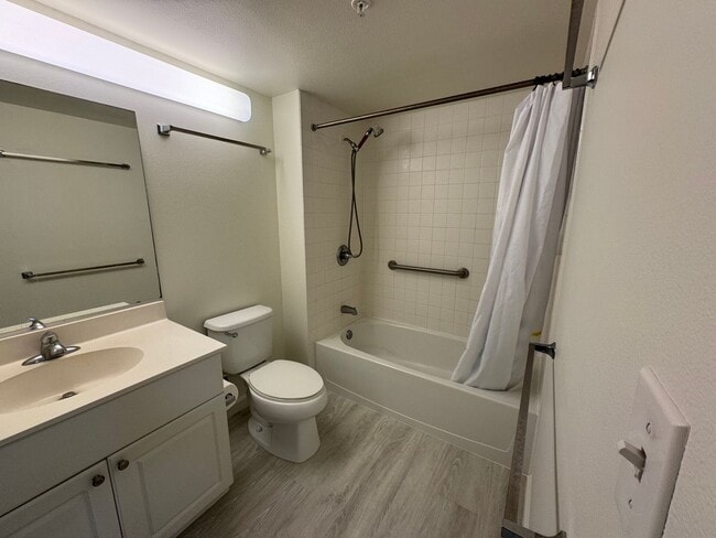 Building Photo - 801 South St