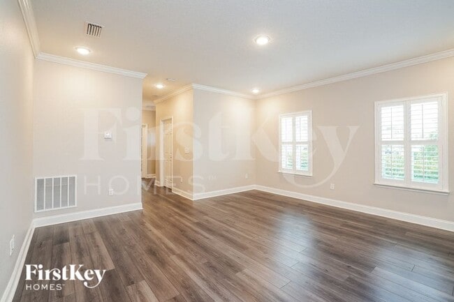 Foto del edificio - 725 Chandler Dr