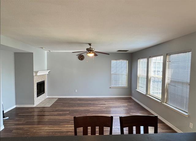 Foto del edificio - 6909 Planters Row Dr