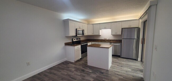 Foto del edificio - 704 7th Ln