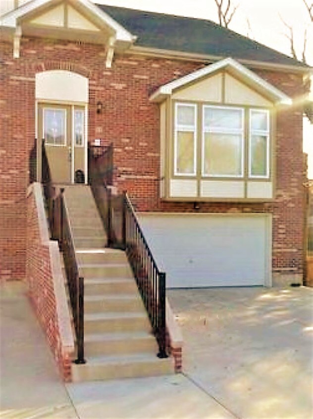 7 Cabanne Townhome Dr, St. Louis, MO 63112 Townhome Rentals in St