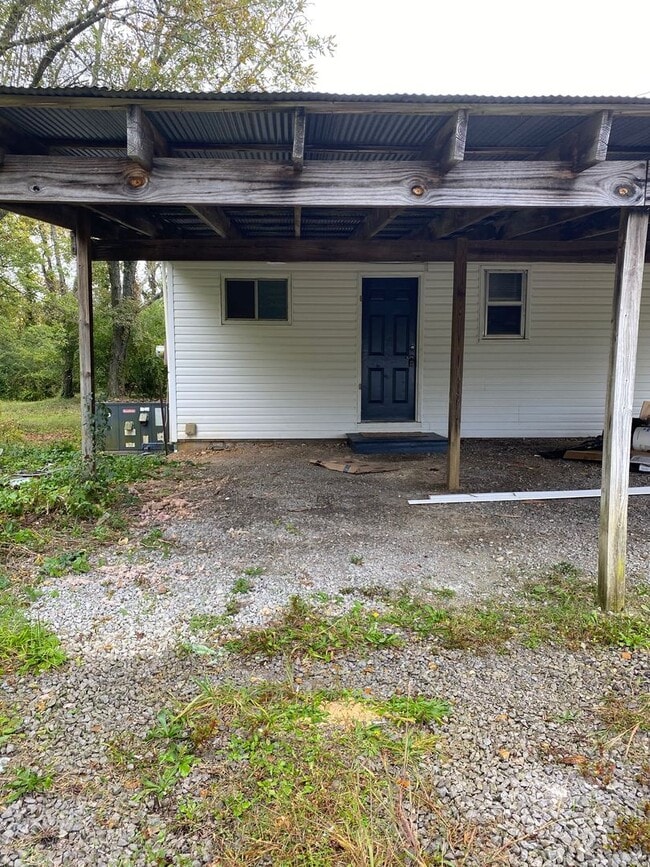 Building Photo - Quiet Country Living on 1 Acre in Murfreesboro! - 3br 2ba