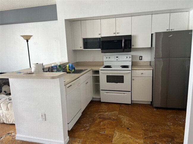 Foto del edificio - 5077 NW 7th St