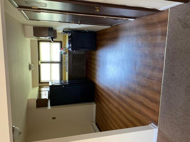 Building Photo - 1371 River Dr, #12