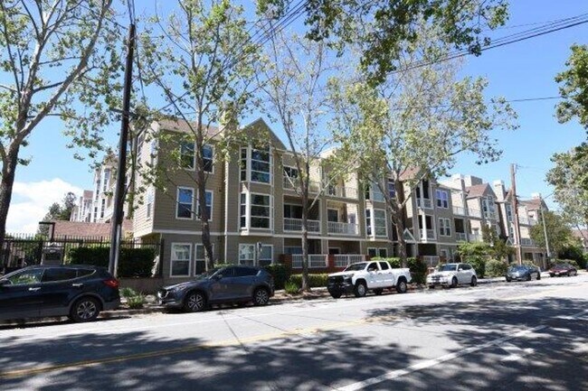Building Photo - Pet-Friendly Downtown San Jose Ryland Mews...