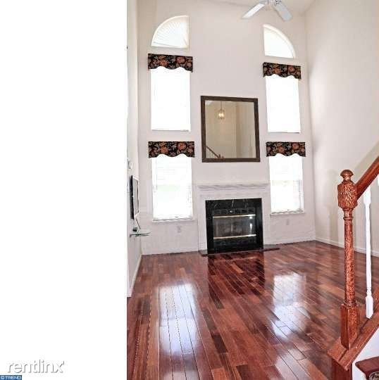 Primary Photo - 2 br, 3 bath Townhome - 10 hopkins court
