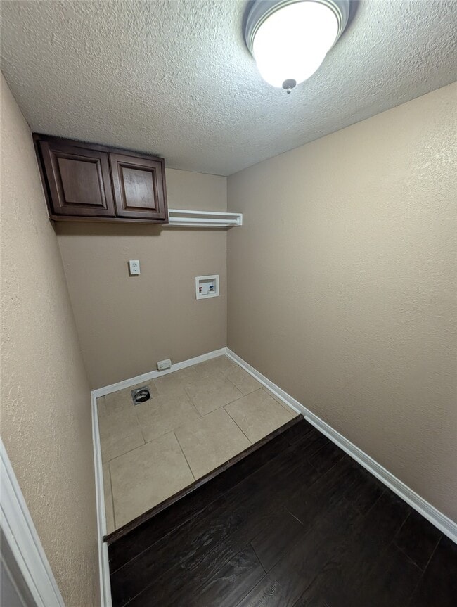 Foto del edificio - 2503 McCue Rd