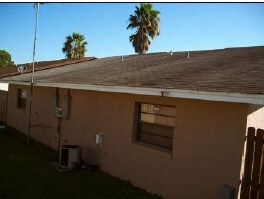 Building Photo - 1043-1045 Bucaneer Dr