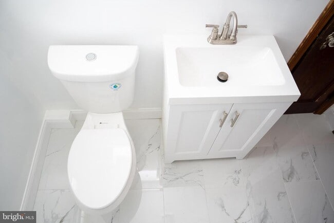 Foto del edificio - 110 Van Buren St NW