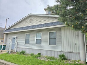 Building Photo - 815 N Main St