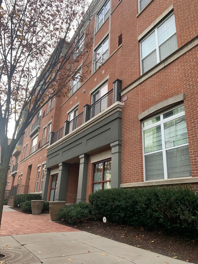 Building Photo - 443 2nd St