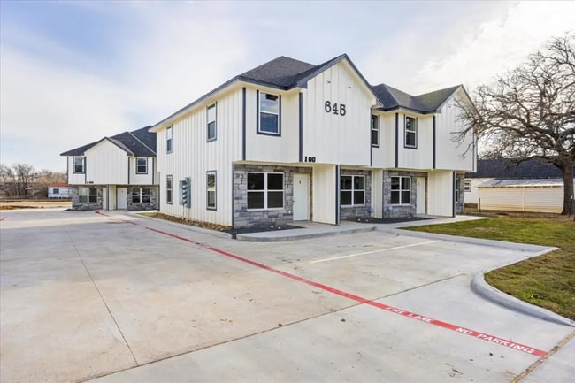 Building Photo - 645 N McCart St