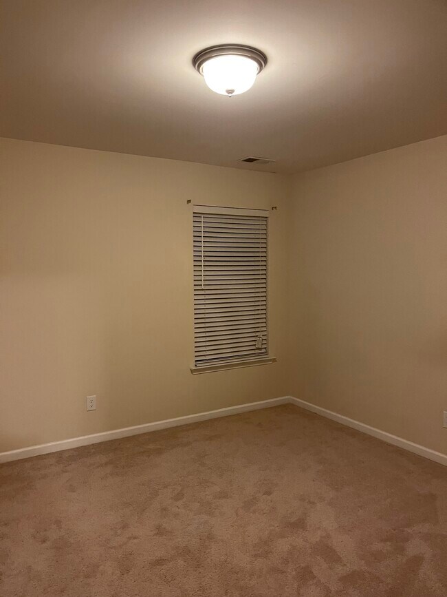 Foto del edificio - 1057 Marne Blvd