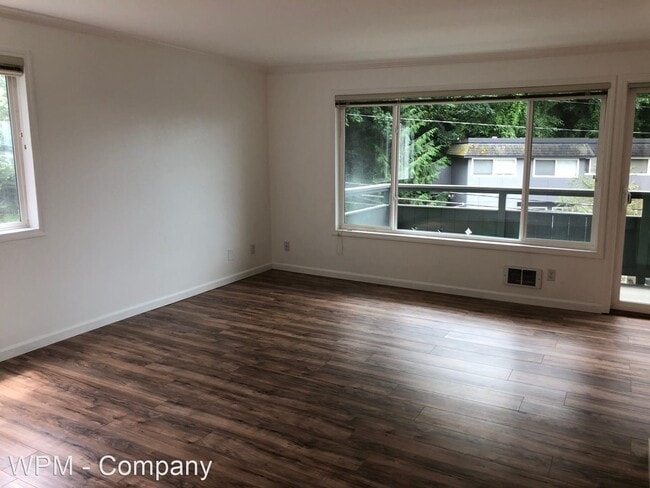 Building Photo - 7060 Lincoln Park Way SW